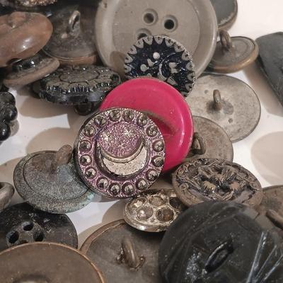 LOT 248: Antique Button Collection