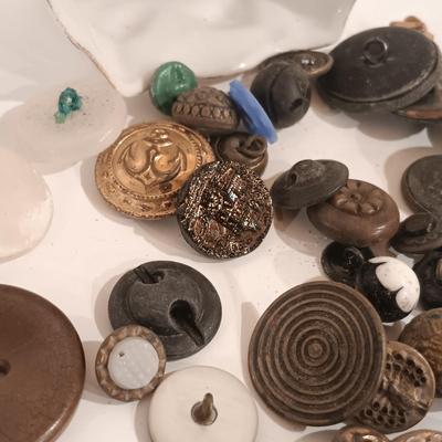 LOT 248: Antique Button Collection