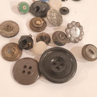 LOT 248: Antique Button Collection