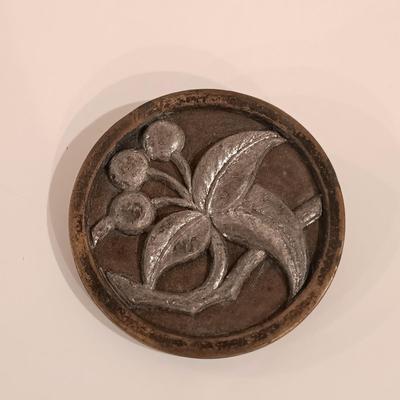 LOT 248: Antique Button Collection