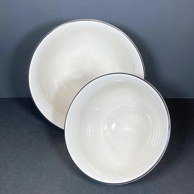 LOT 182: Vintage Mixing / Casserole Dishes - Pfaltzgraff Farmer's Market, Rorstrand Sweden Silja, Corning Ware and The Franklin Mint...