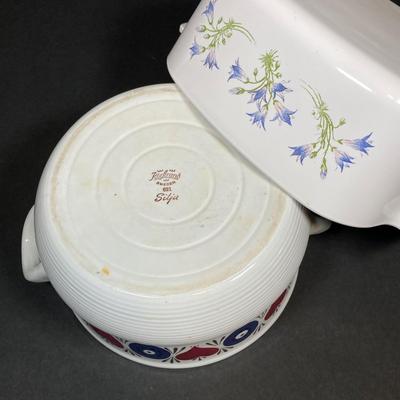 LOT 182: Vintage Mixing / Casserole Dishes - Pfaltzgraff Farmer's Market, Rorstrand Sweden Silja, Corning Ware and The Franklin Mint...