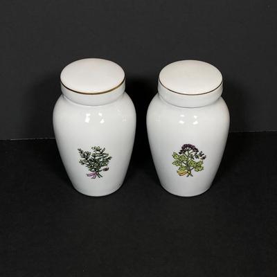 LOT 182: Vintage Mixing / Casserole Dishes - Pfaltzgraff Farmer's Market, Rorstrand Sweden Silja, Corning Ware and The Franklin Mint...
