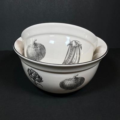 LOT 182: Vintage Mixing / Casserole Dishes - Pfaltzgraff Farmer's Market, Rorstrand Sweden Silja, Corning Ware and The Franklin Mint...