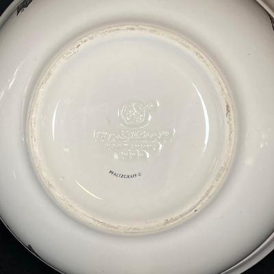 LOT 182: Vintage Mixing / Casserole Dishes - Pfaltzgraff Farmer's Market, Rorstrand Sweden Silja, Corning Ware and The Franklin Mint...