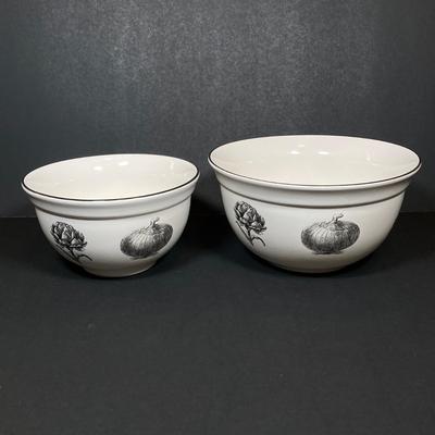 LOT 182: Vintage Mixing / Casserole Dishes - Pfaltzgraff Farmer's Market, Rorstrand Sweden Silja, Corning Ware and The Franklin Mint...