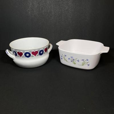LOT 182: Vintage Mixing / Casserole Dishes - Pfaltzgraff Farmer's Market, Rorstrand Sweden Silja, Corning Ware and The Franklin Mint...