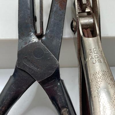LOT 188: Vintage Office Supplies - Swingline, Arrow and Bostitch Staplers, Bernard and Gem Hole Punch Tools, Staple Removers and More
