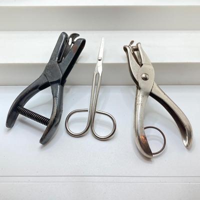 LOT 188: Vintage Office Supplies - Swingline, Arrow and Bostitch Staplers, Bernard and Gem Hole Punch Tools, Staple Removers and More