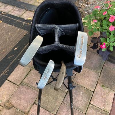 LOT 190: Aquity Golf Bag with Golf Clubs - Nike, Callaway and More