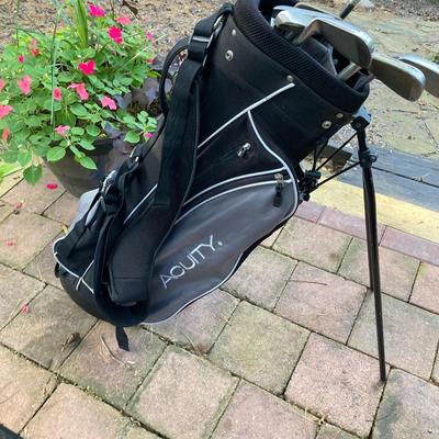 LOT 190: Aquity Golf Bag with Golf Clubs - Nike, Callaway and More