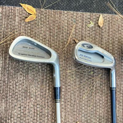 LOT 190: Aquity Golf Bag with Golf Clubs - Nike, Callaway and More
