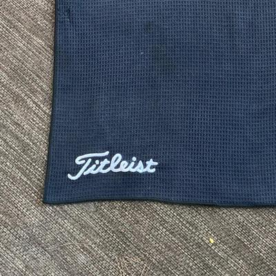 LOT 192: Titleist Golf Bag and Towel