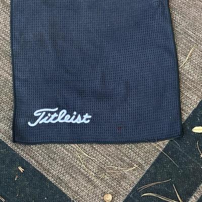 LOT 192: Titleist Golf Bag and Towel