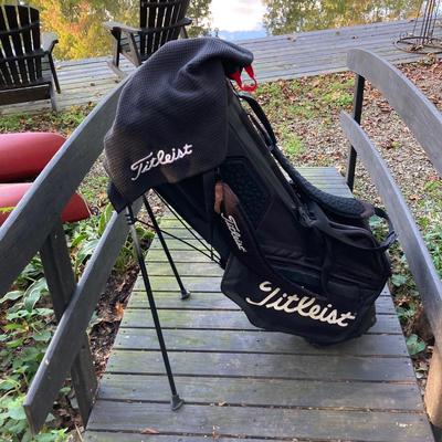 LOT 192: Titleist Golf Bag and Towel