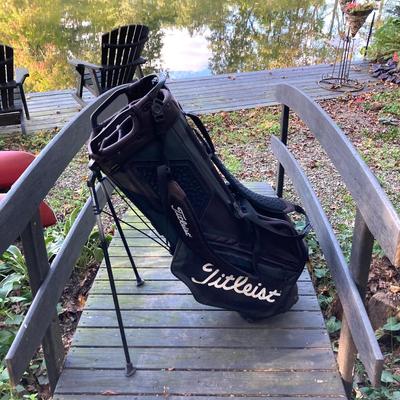 LOT 192: Titleist Golf Bag and Towel