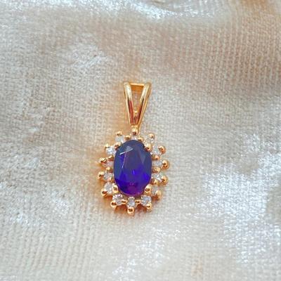 LOT 501: T&C Gold Ameythst Pendant - 14KP, TW 0.9g
