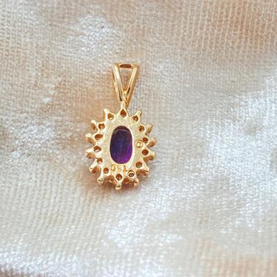 LOT 501: T&C Gold Ameythst Pendant - 14KP, TW 0.9g