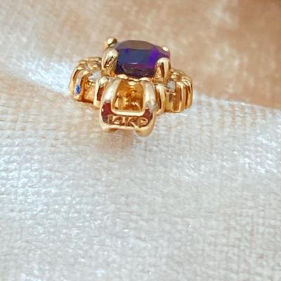 LOT 501: T&C Gold Ameythst Pendant - 14KP, TW 0.9g
