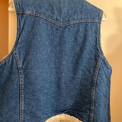 Men' Vintage Levi's & Shepler's Lot - Jackets, Vest, Sherpa