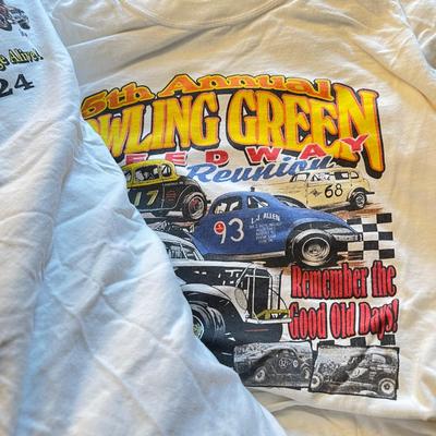 Over 40 Vintage Contemporary T-Shirts, Tshirts