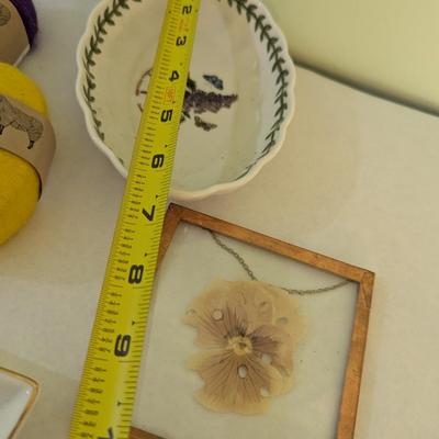 Home Decor Trinket Dishes Soap Wall Decor