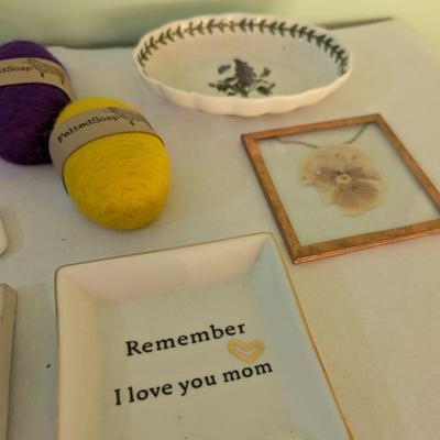 Home Decor Trinket Dishes Soap Wall Decor