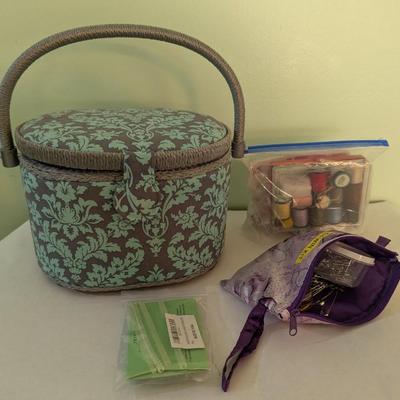 Sewing Basket With Supplies (DR)