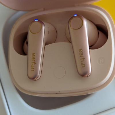 Different Brands Of Ear Buds