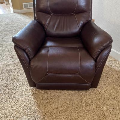 ASHLEY FURNITURE ELECTRIC LEATHER RECLINER
