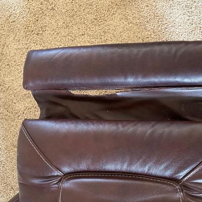 ASHLEY FURNITURE ELECTRIC LEATHER RECLINER