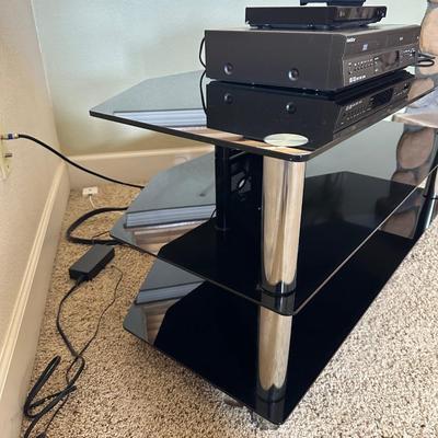 3 TIER MEDIA STAND WITH LG 3D BLU-RAY DISC PLAYER AND DVD/VHS COMBO PLAYER