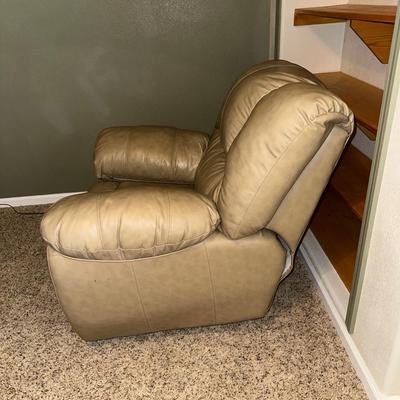 OVERSTUFFED COMFY RECLINER