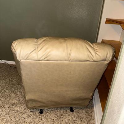OVERSTUFFED COMFY RECLINER