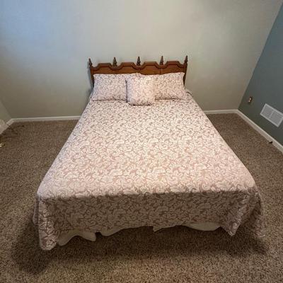 QUEEN CLEAN CLASSIC REST MATTRESS SET WITH HEADBOARD AND FRAME PLUS BEDDING
