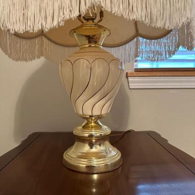SOLID WOOD END TABLE WITH TABLE LAMP