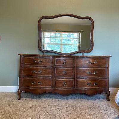 9 DRAWER DRESSER WITH MIRROR