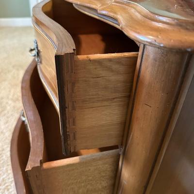 9 DRAWER DRESSER WITH MIRROR