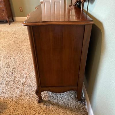 9 DRAWER DRESSER WITH MIRROR