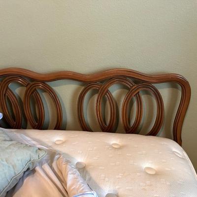 KING SIZE BEDFRAME WITH HEADBOARD