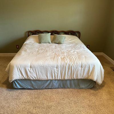 KING SIZE BEDFRAME WITH HEADBOARD