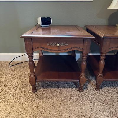 2 MATCHING END TABLES, LAMP AND SONY RADIO ALARM CLOCK