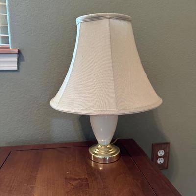 2 MATCHING END TABLES, LAMP AND SONY RADIO ALARM CLOCK