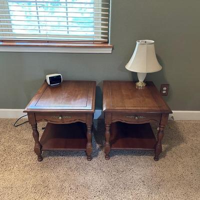 2 MATCHING END TABLES, LAMP AND SONY RADIO ALARM CLOCK