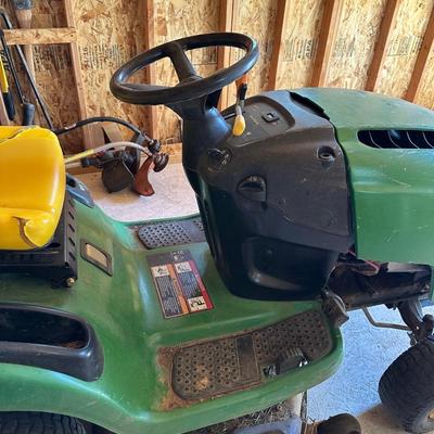 JOHN DEERE L111 AUTOMATIC RIDING LAWN MOWER