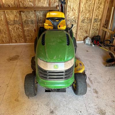 JOHN DEERE L111 AUTOMATIC RIDING LAWN MOWER