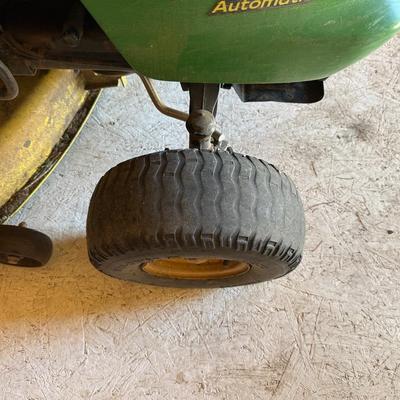 JOHN DEERE L111 AUTOMATIC RIDING LAWN MOWER