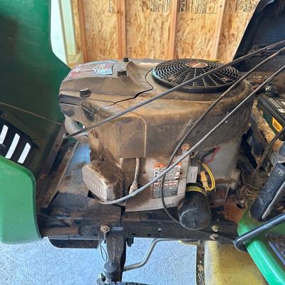 JOHN DEERE L111 AUTOMATIC RIDING LAWN MOWER