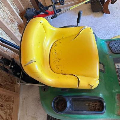 JOHN DEERE L111 AUTOMATIC RIDING LAWN MOWER