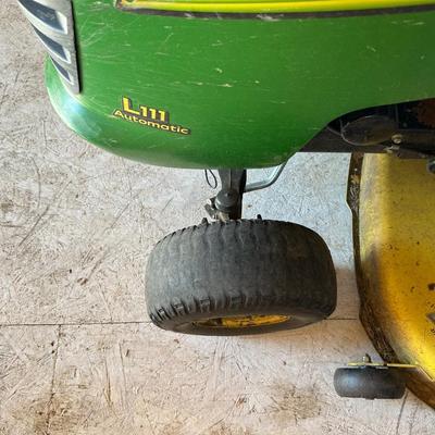 JOHN DEERE L111 AUTOMATIC RIDING LAWN MOWER